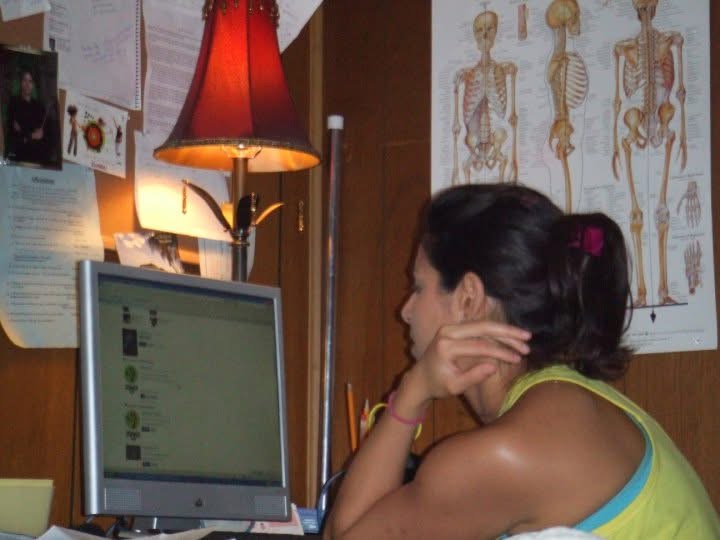 Pamela learning at her computer